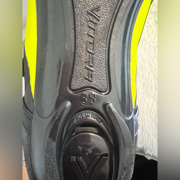 Vittoria Cycling Shoes - Picture 2 of 4